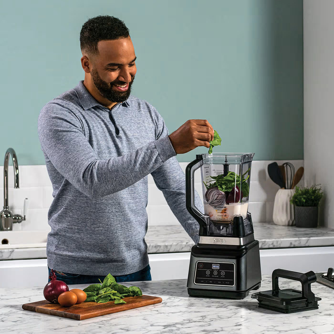 Ninja 2-in-1-Mixer mit Auto-iQ
