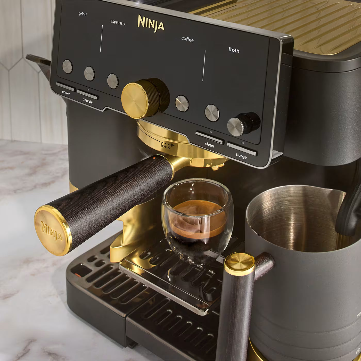 Ninja Luxe Café Pro designt von David Beckham