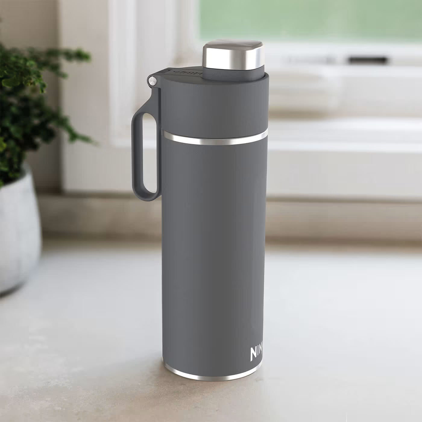 Ninja Thirsti 700 ml Trinkflasche